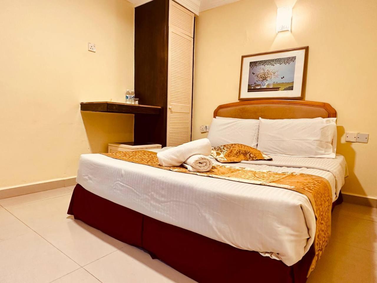 Carlton - Next To Terminal Bus Station Hotel
