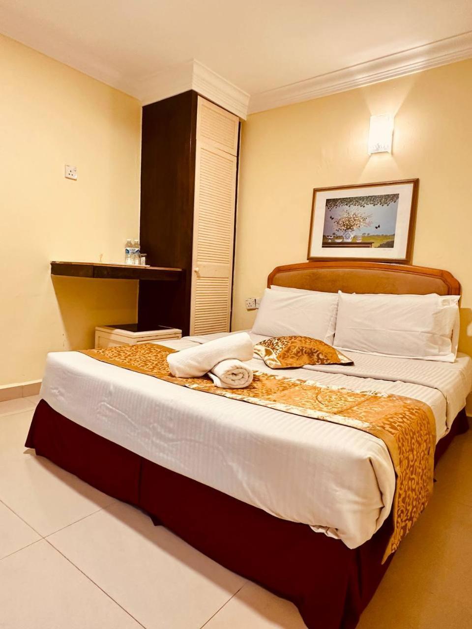 Carlton - Next To Terminal Bus Station Seremban